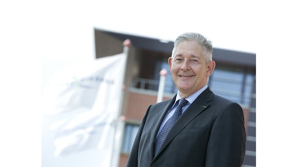 Thijs Hendrix flag Hisex colleague
